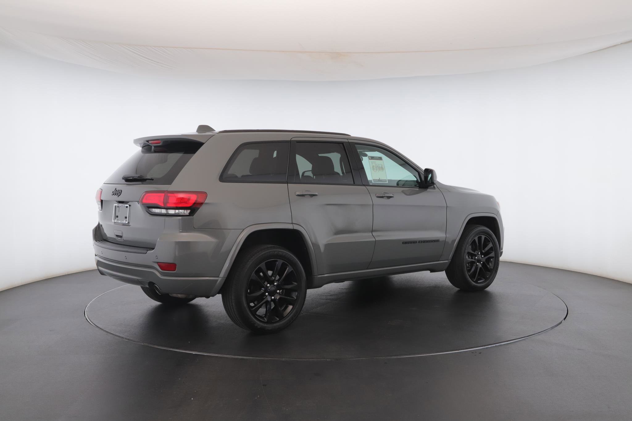 Used 2021 Jeep Grand Cherokee Laredo X image 31
