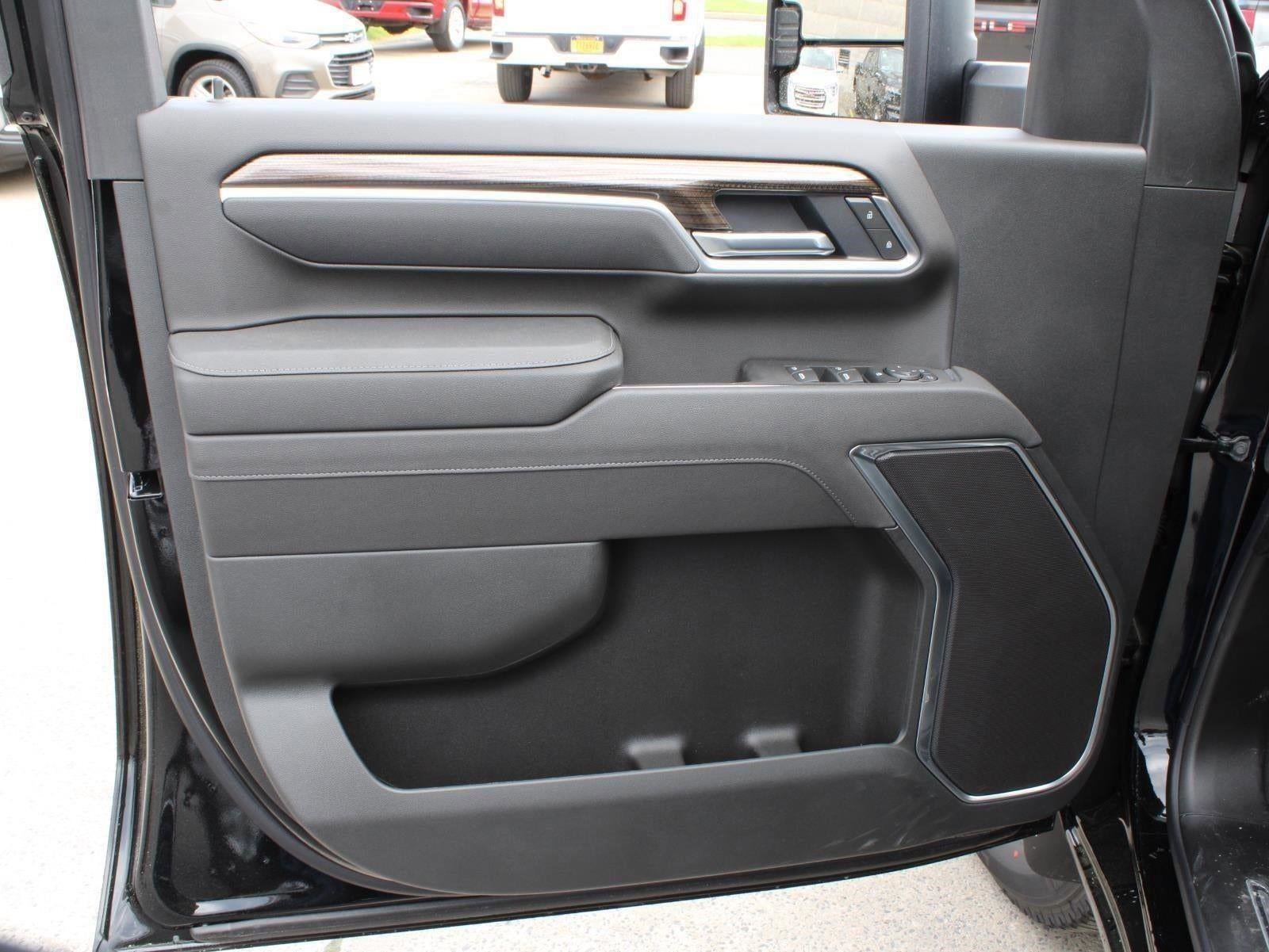 New 2025 Chevrolet Silverado 2500 LT w/ Convenience Package image 67