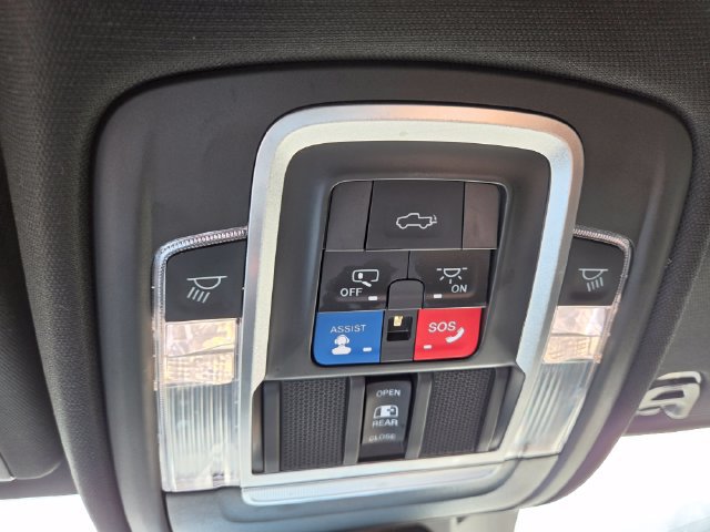 Used 2021 RAM 1500 Laramie AWD/4WD image 10