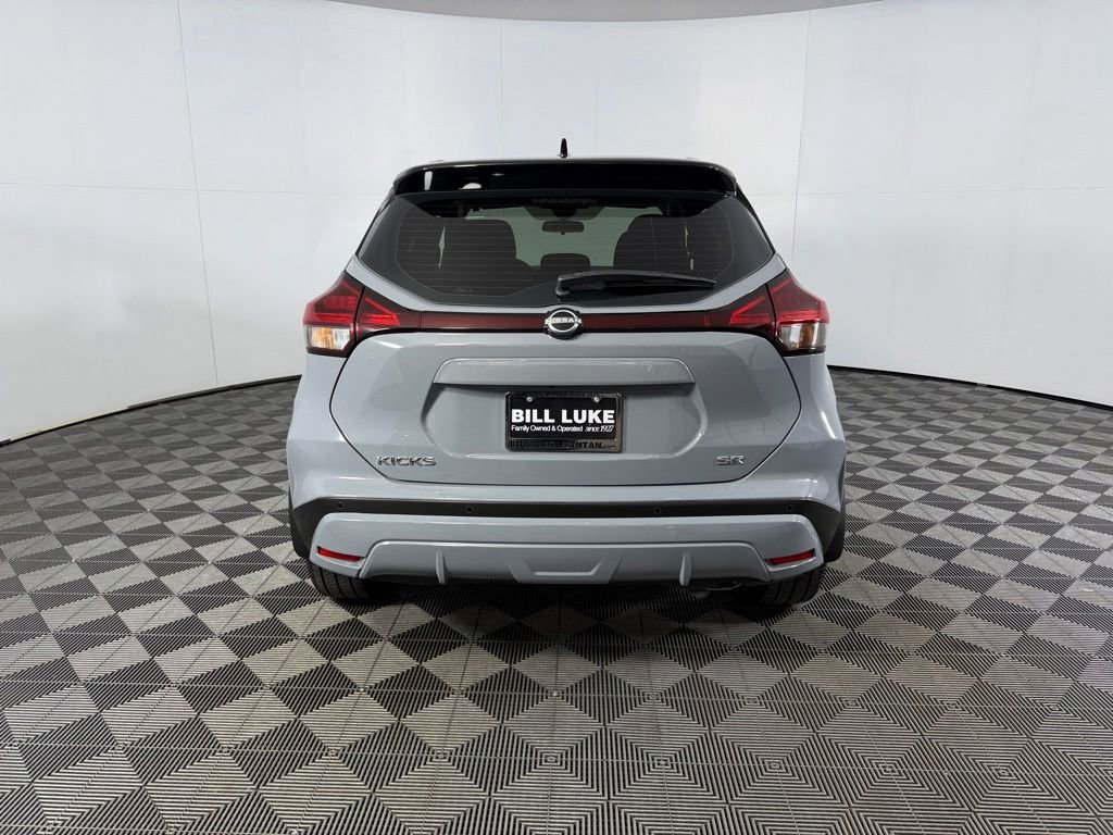 Used 2022 Nissan Kicks SR FWD image 9