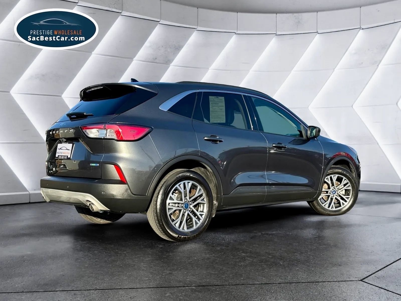 Used 2020 Ford Escape SEL image 8