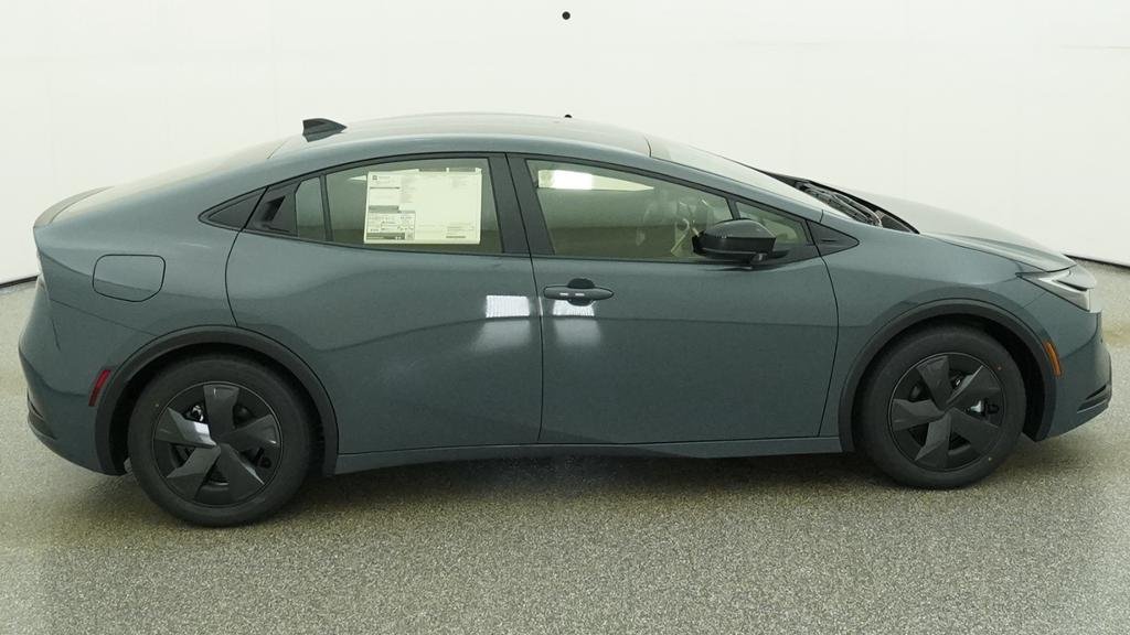 New 2027 Toyota Prius Plug-In Hybrid FWD image 14