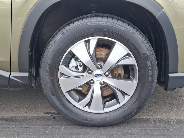 Certified 2025 Subaru Ascent Premium AWD/4WD image 9