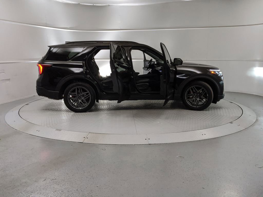 New 2025 Ford Explorer ST w/ Sun And Sound Package image 8