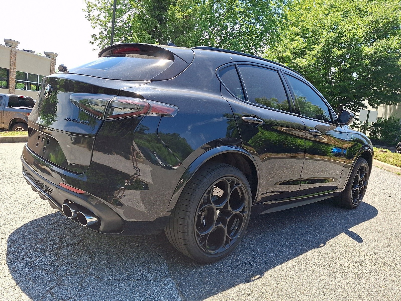 Used 2024 Alfa Romeo Stelvio Quadrifoglio AWD/4WD image 4