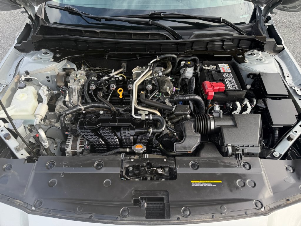 Used 2024 Nissan Altima 2.5 SR FWD image 18