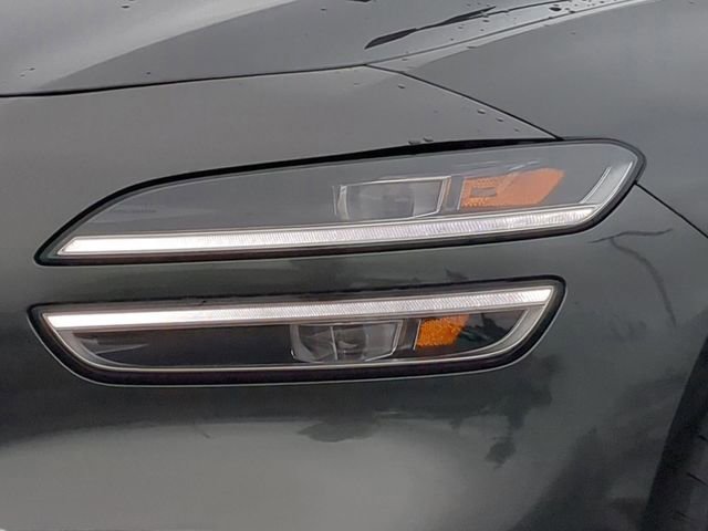 Certified 2025 Genesis G70 2.5T RWD image 9