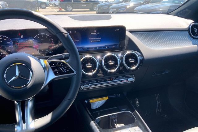 Used 2026 Mercedes-Benz GLA 250 4MATIC image 5