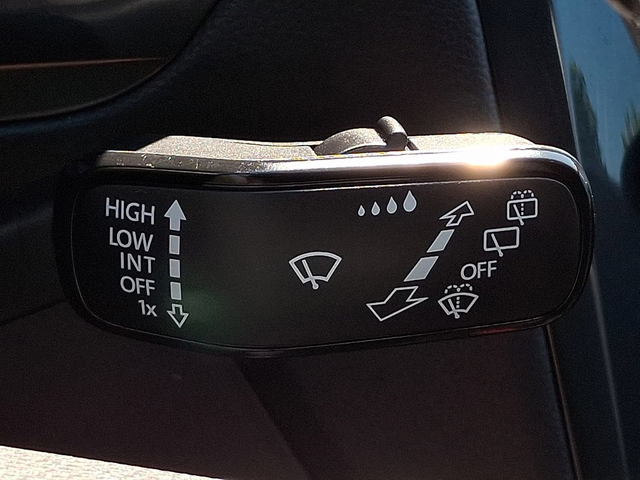 Certified 2023 Volkswagen Tiguan SE FWD image 26