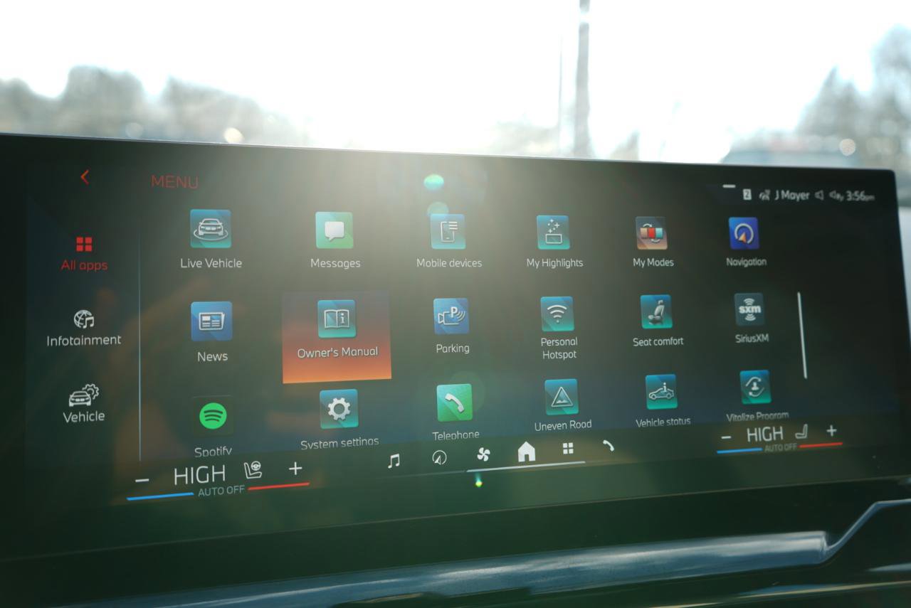 Used 2024 BMW 530i xDrive 530i xDrive Sedan w/ Convenience Package image 36