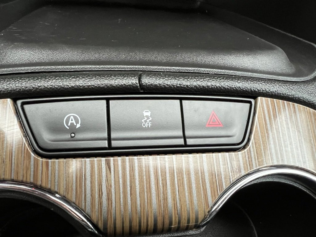 Used 2023 GMC Acadia SLE w/ Driver Convenience Package image 39