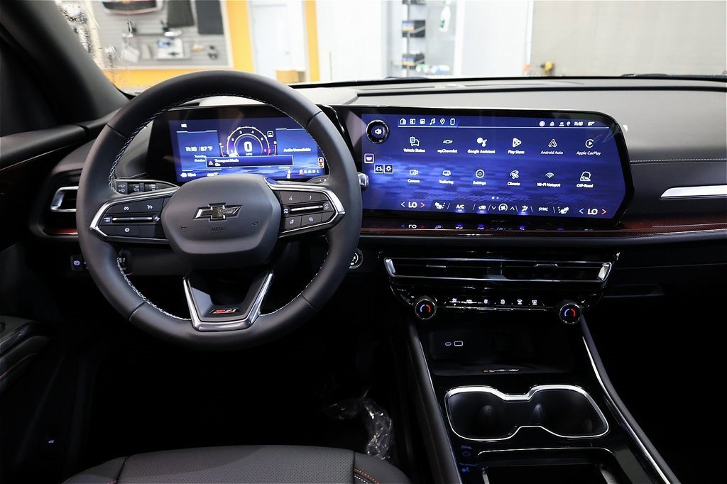 New 2026 Chevrolet Traverse Z71 w/ Driver Confidence Package image 11