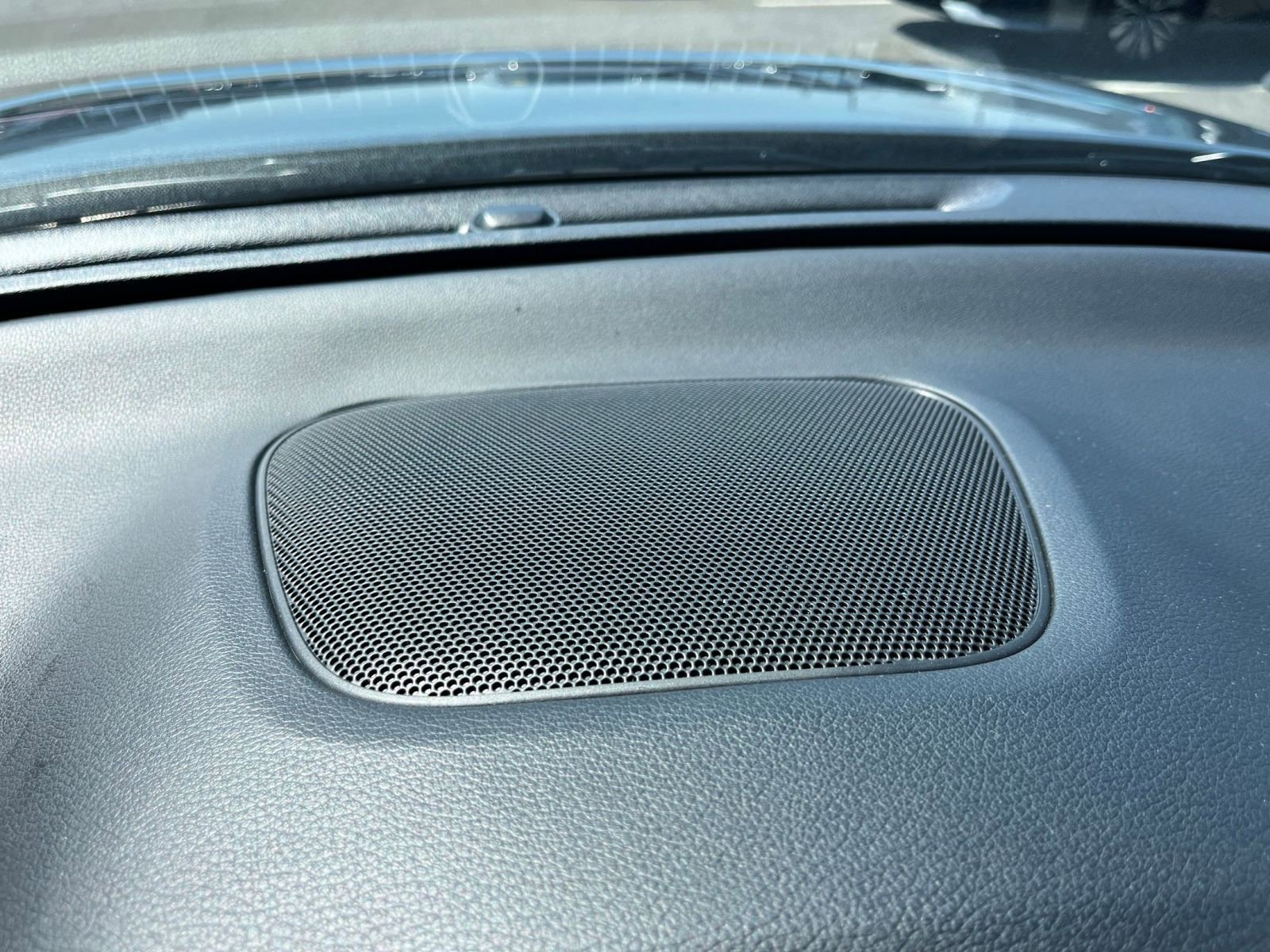Used 2025 Kia Soul LX w/ LX Technology Package FWD image 17