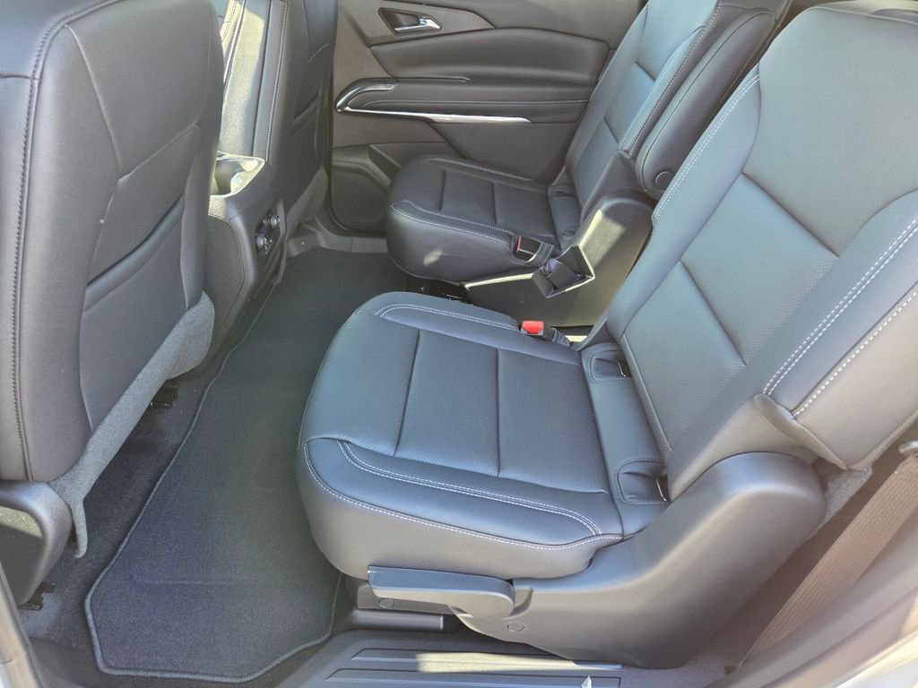 New 2026 Chevrolet Traverse LT w/ Midnight/Sport Edition FWD image 7
