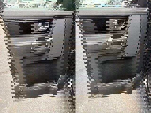 Used 2011 Land Rover LR4 HSE image 16