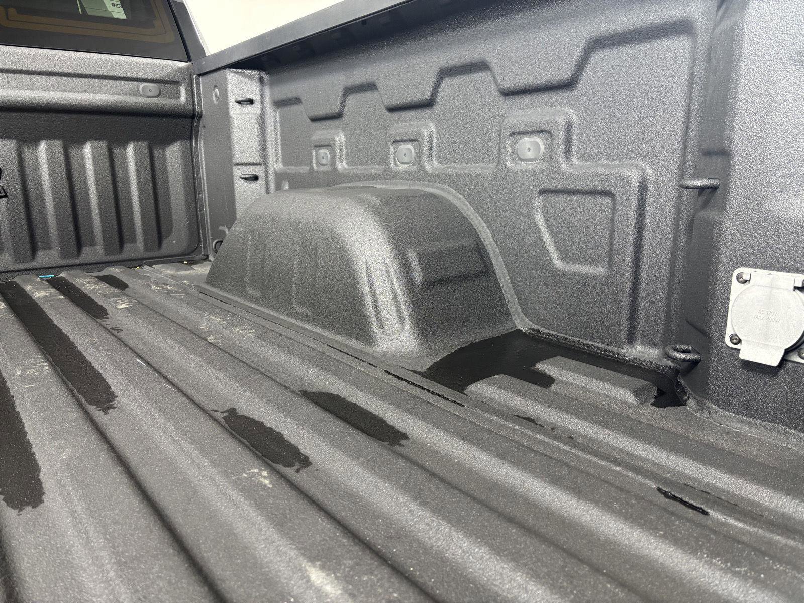 Used 2022 GMC Sierra 1500 AT4X image 7