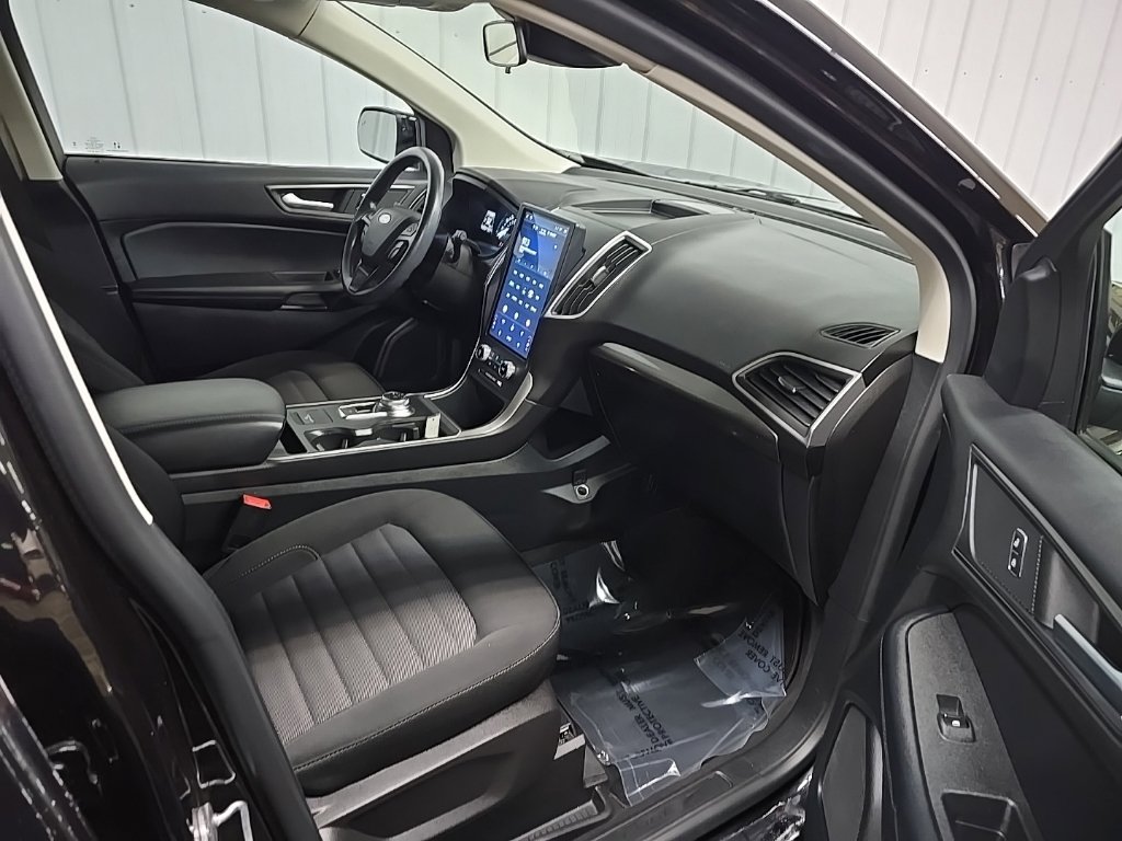 Certified 2022 Ford Edge SE w/ Black Appearance Package AWD/4WD image 23