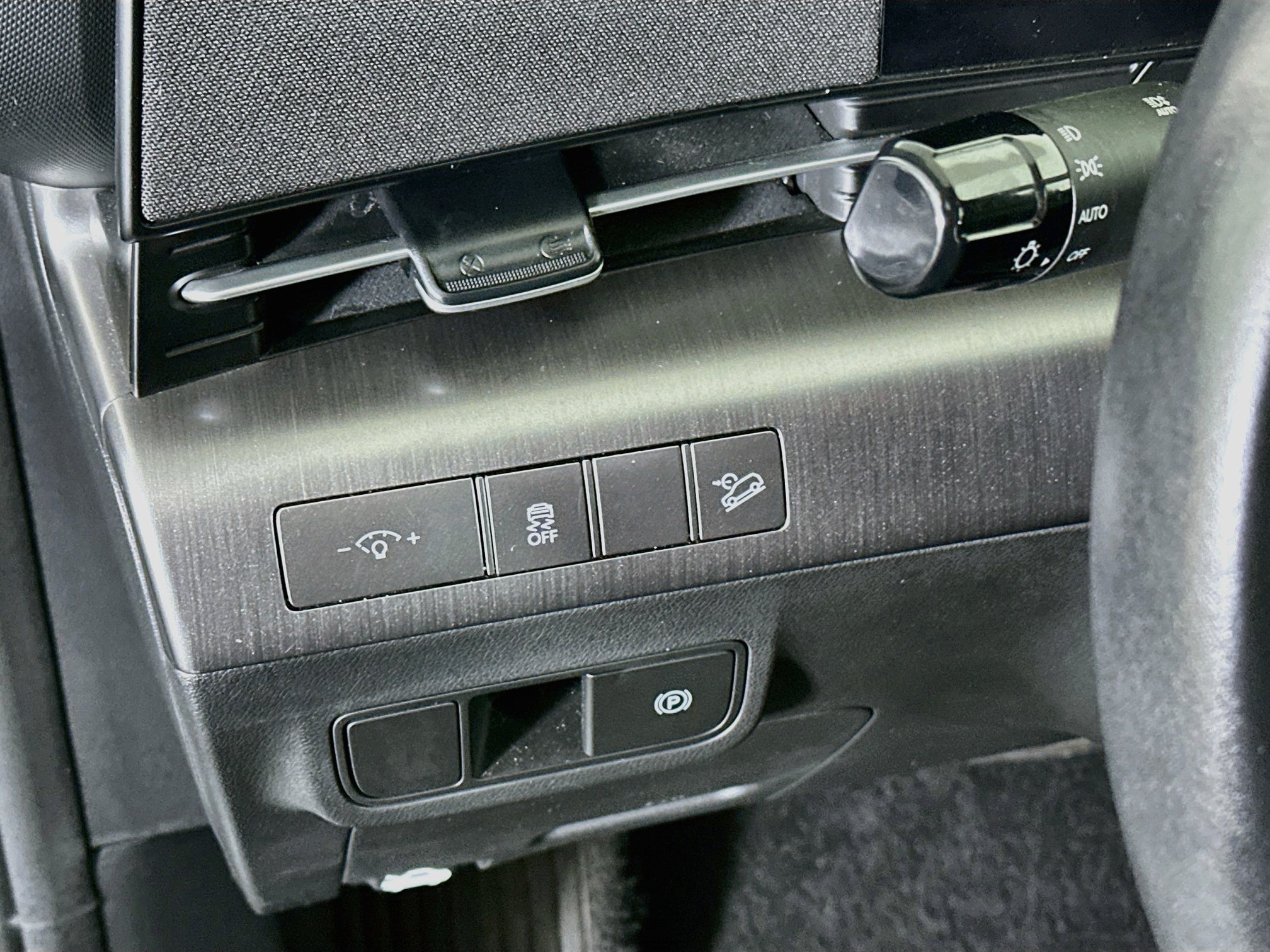 Used 2025 Hyundai Kona SEL FWD image 17