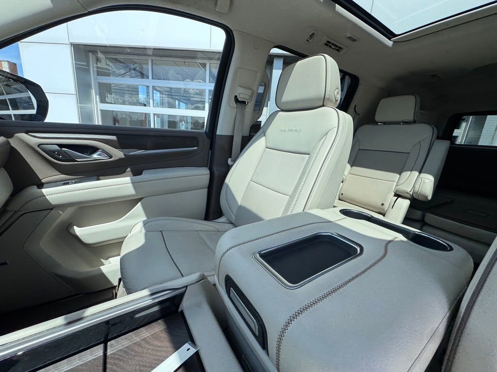 Used 2023 GMC Yukon XL Denali image 19