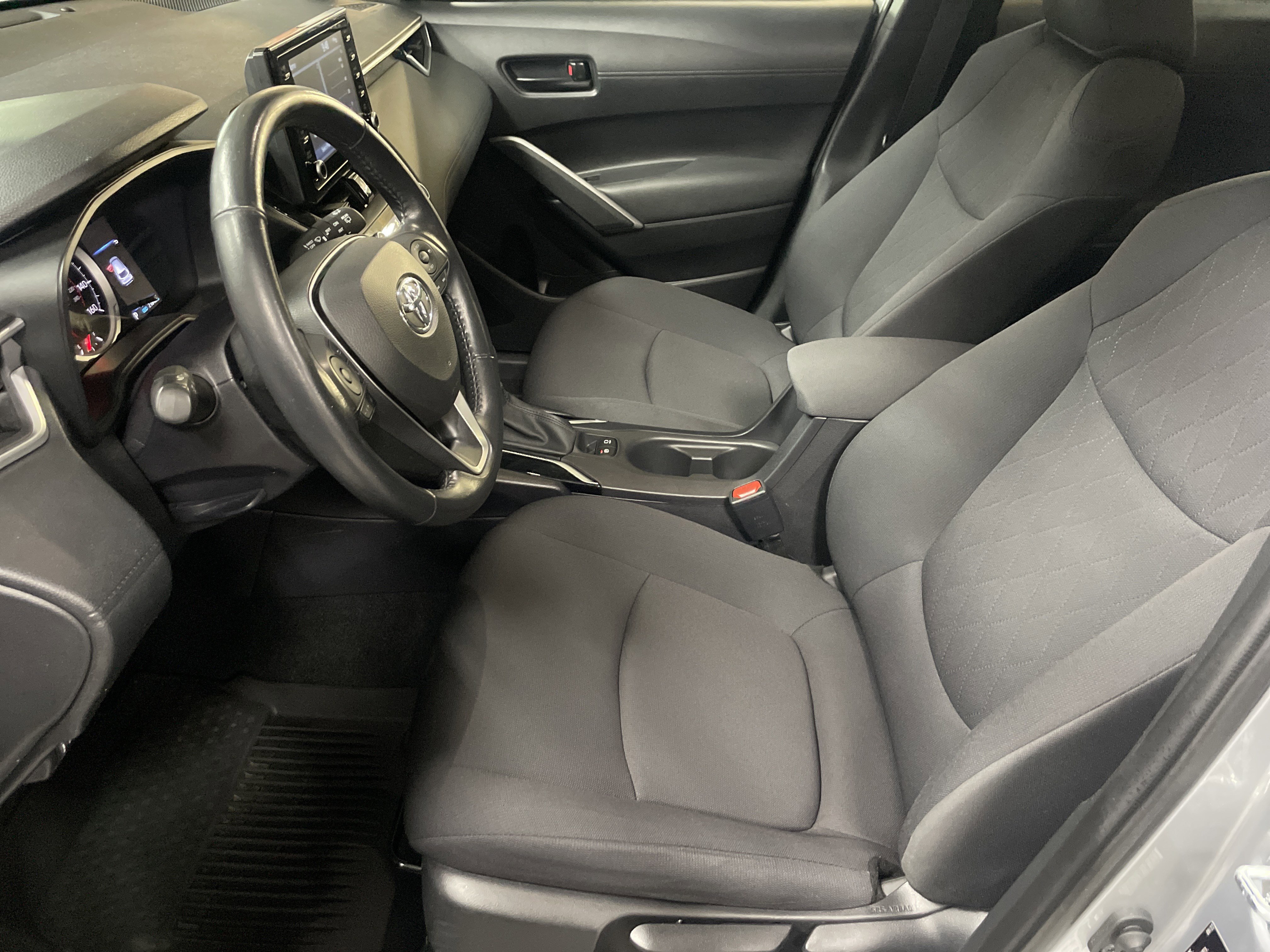 Certified 2022 Toyota Corolla Cross LE image 16