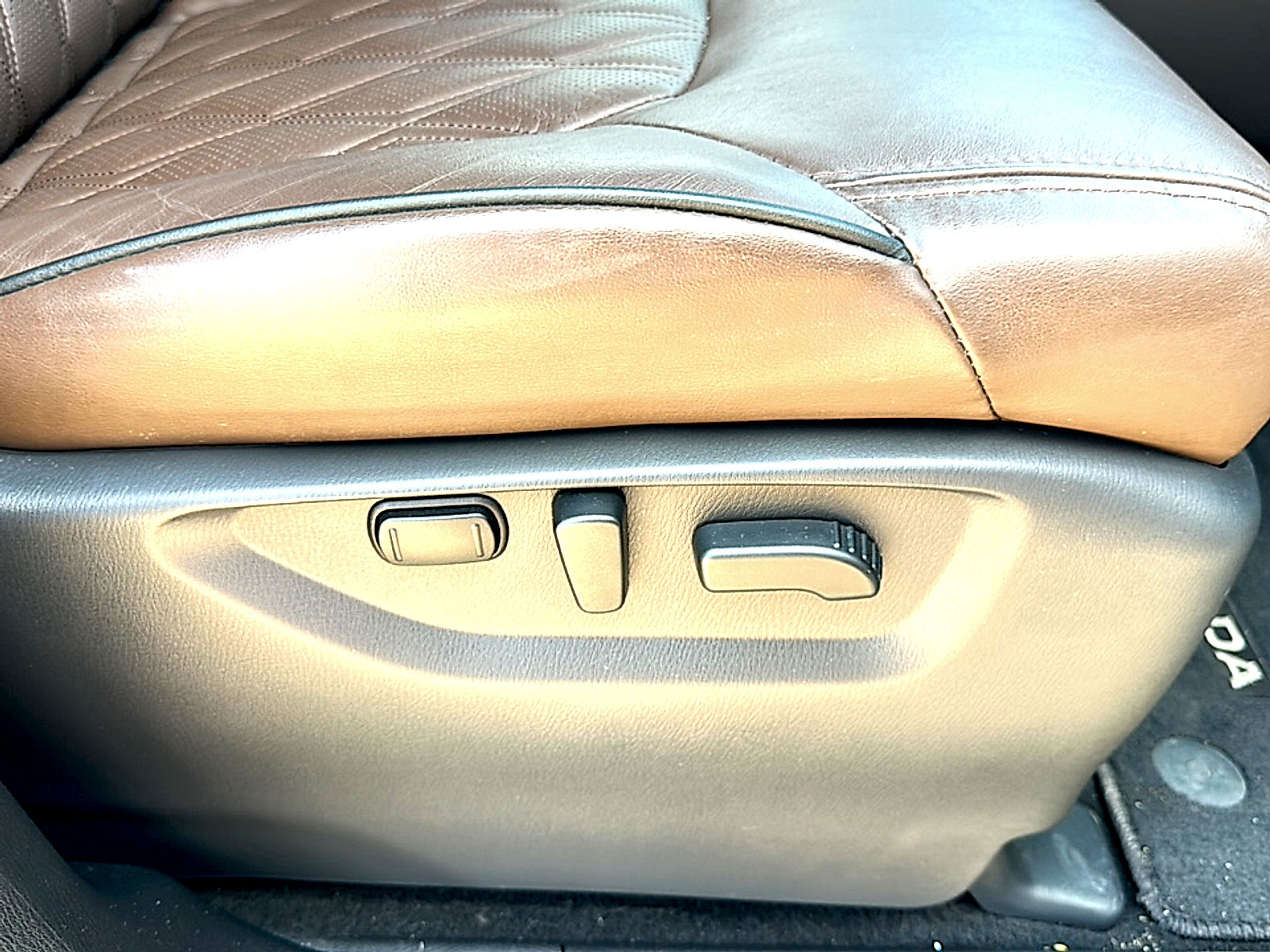 Used 2021 Nissan Armada Platinum w/ Captain's Chairs Package RWD image 30