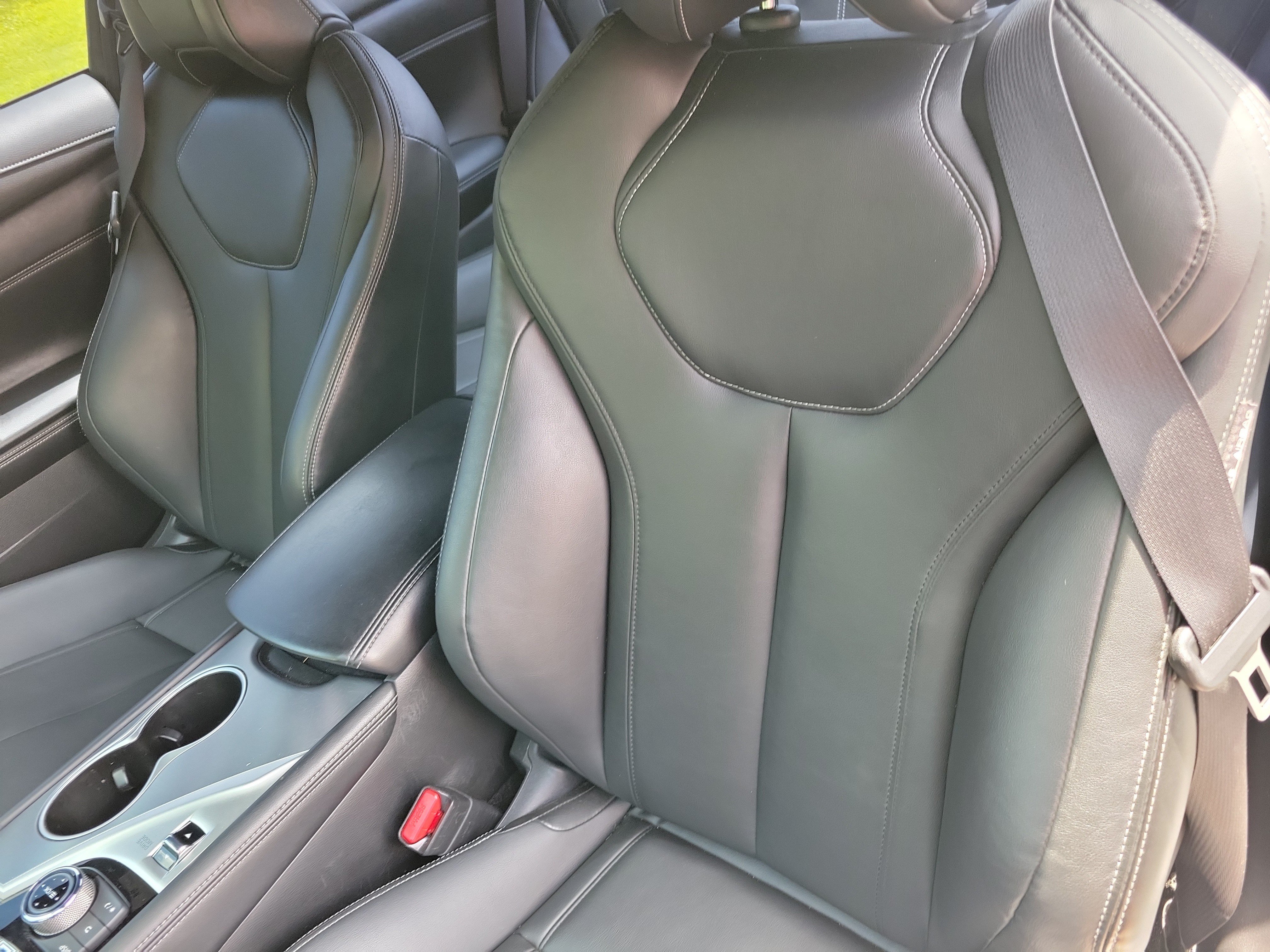 Used 2018 INFINITI Q60 3.0t Luxe RWD image 7