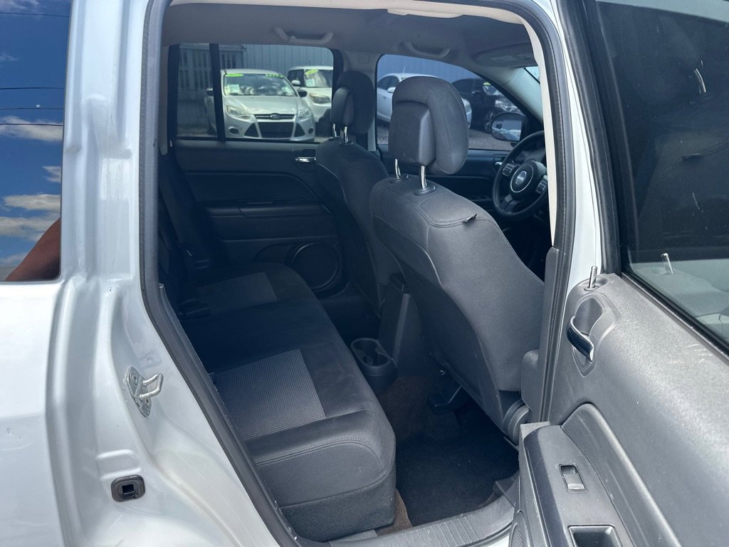 Used 2014 Jeep Compass Sport w/ Power Value Group image 14