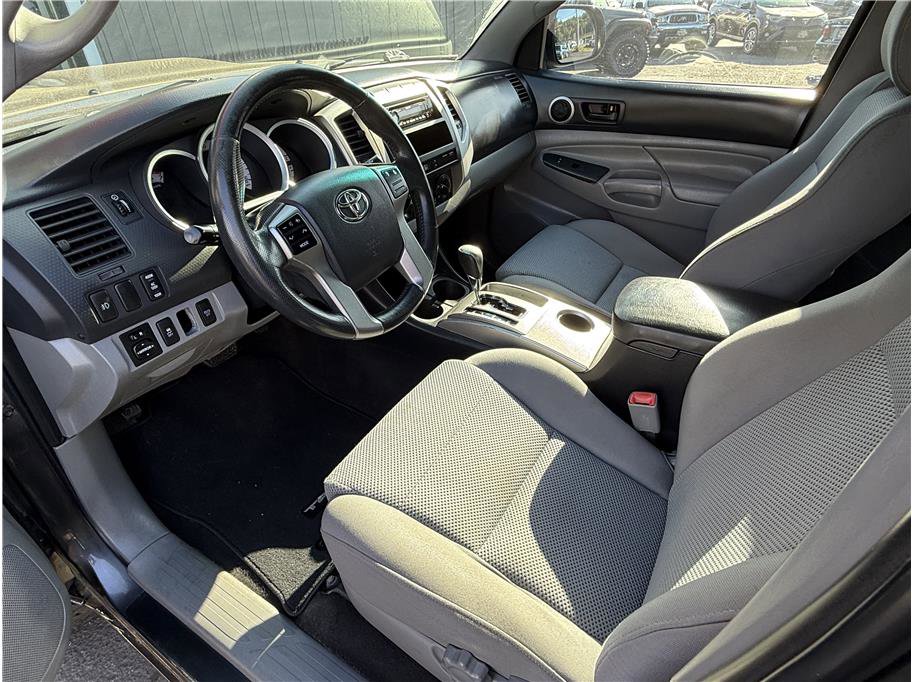 Used 2013 Toyota Tacoma 4x4 Double Cab w/ TRD Sport Pkg image 8