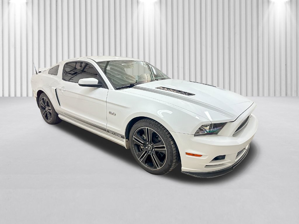 Used 2014 Ford Mustang GT Premium w/ Electronics Package RWD image 2