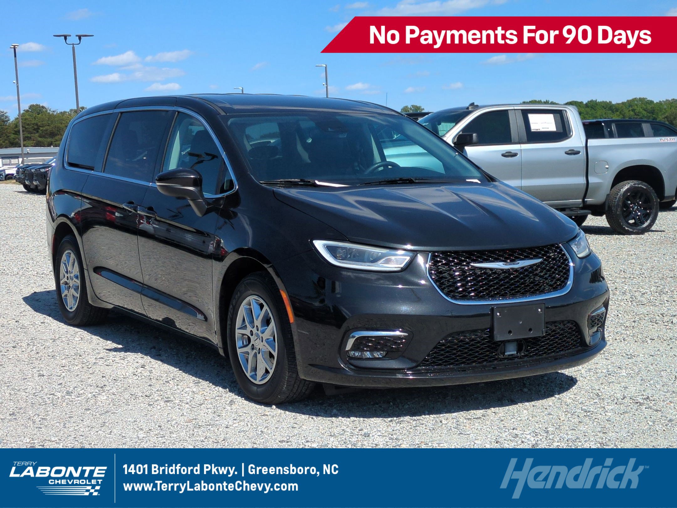 Used 2023 Chrysler Pacifica Touring-L FWD image 1