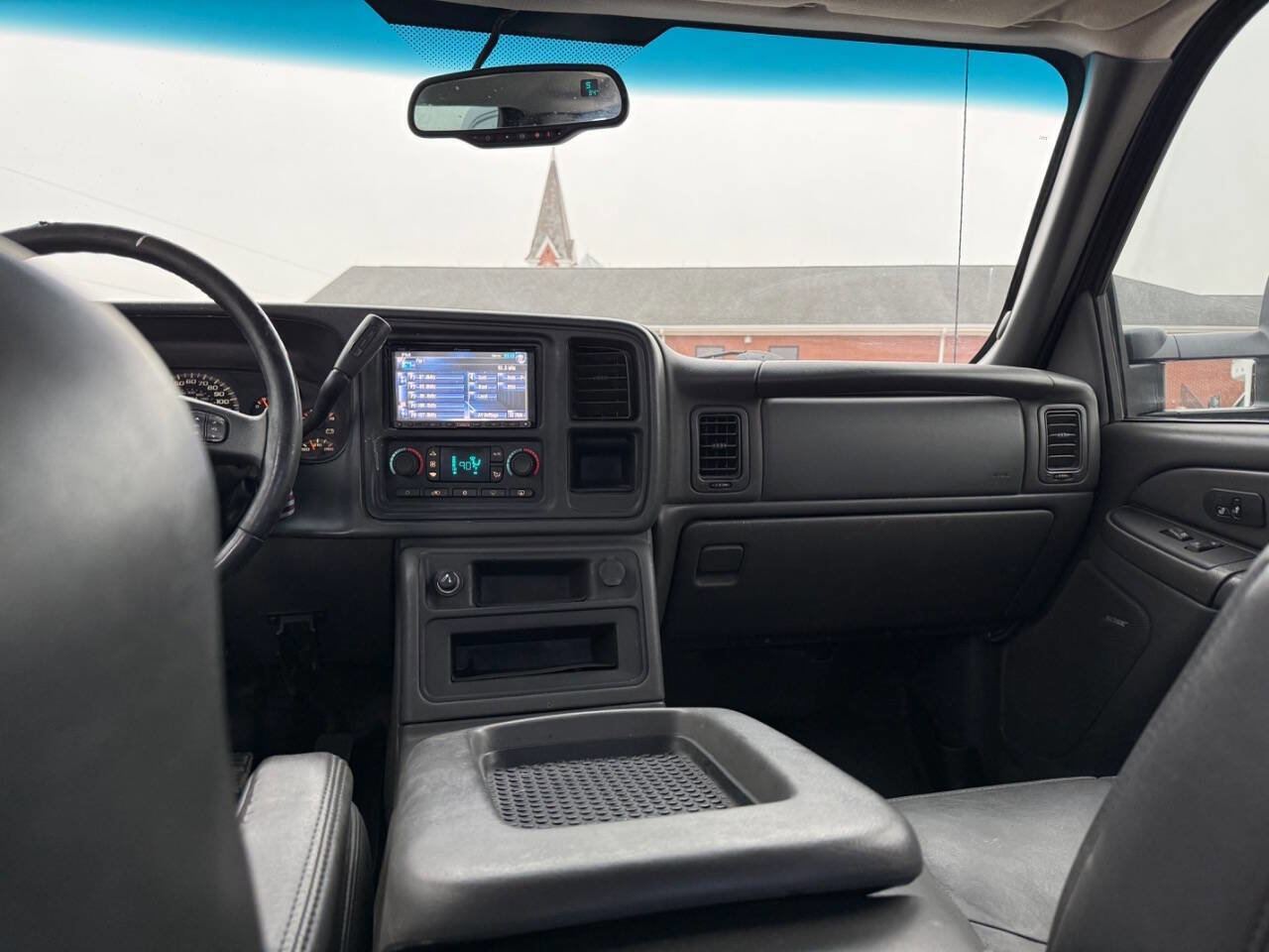 Used 2005 GMC Sierra 2500 SLT w/ Heavy-Duty Power Package image 19