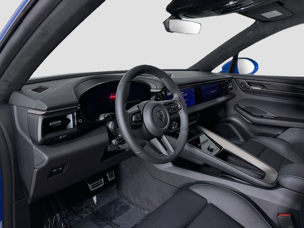 New 2026 Porsche Macan Turbo Electric image 4