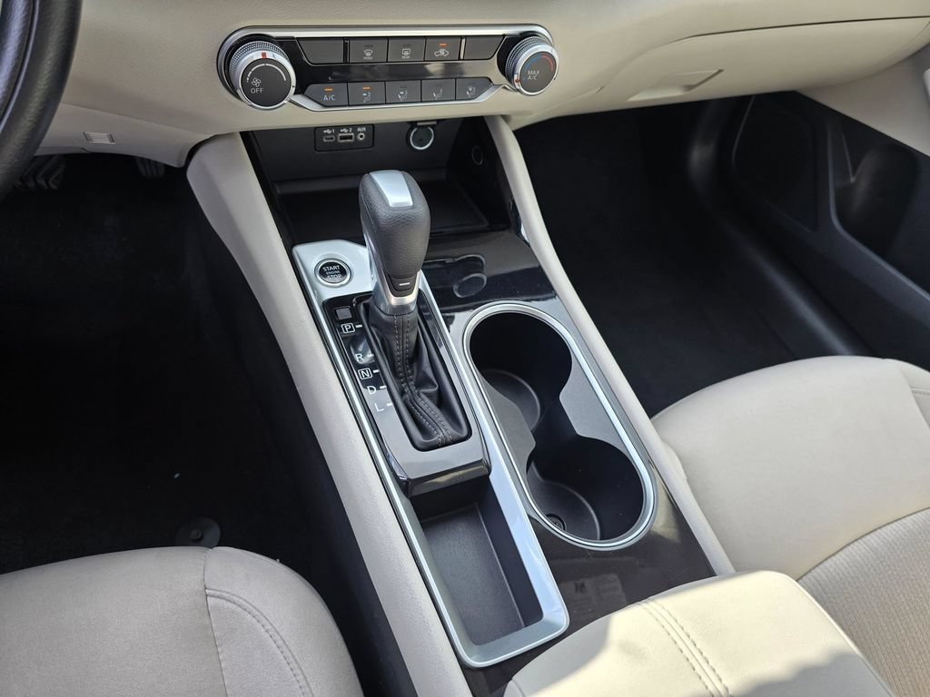 Used 2024 Nissan Altima 2.5 SV FWD image 23