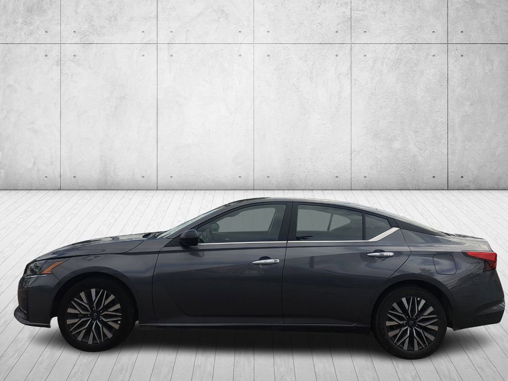 Used 2025 Nissan Altima 2.5 SV image 8