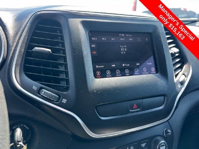 Used 2019 Jeep Cherokee Latitude w/ Popular Appearance Group AWD/4WD image 24