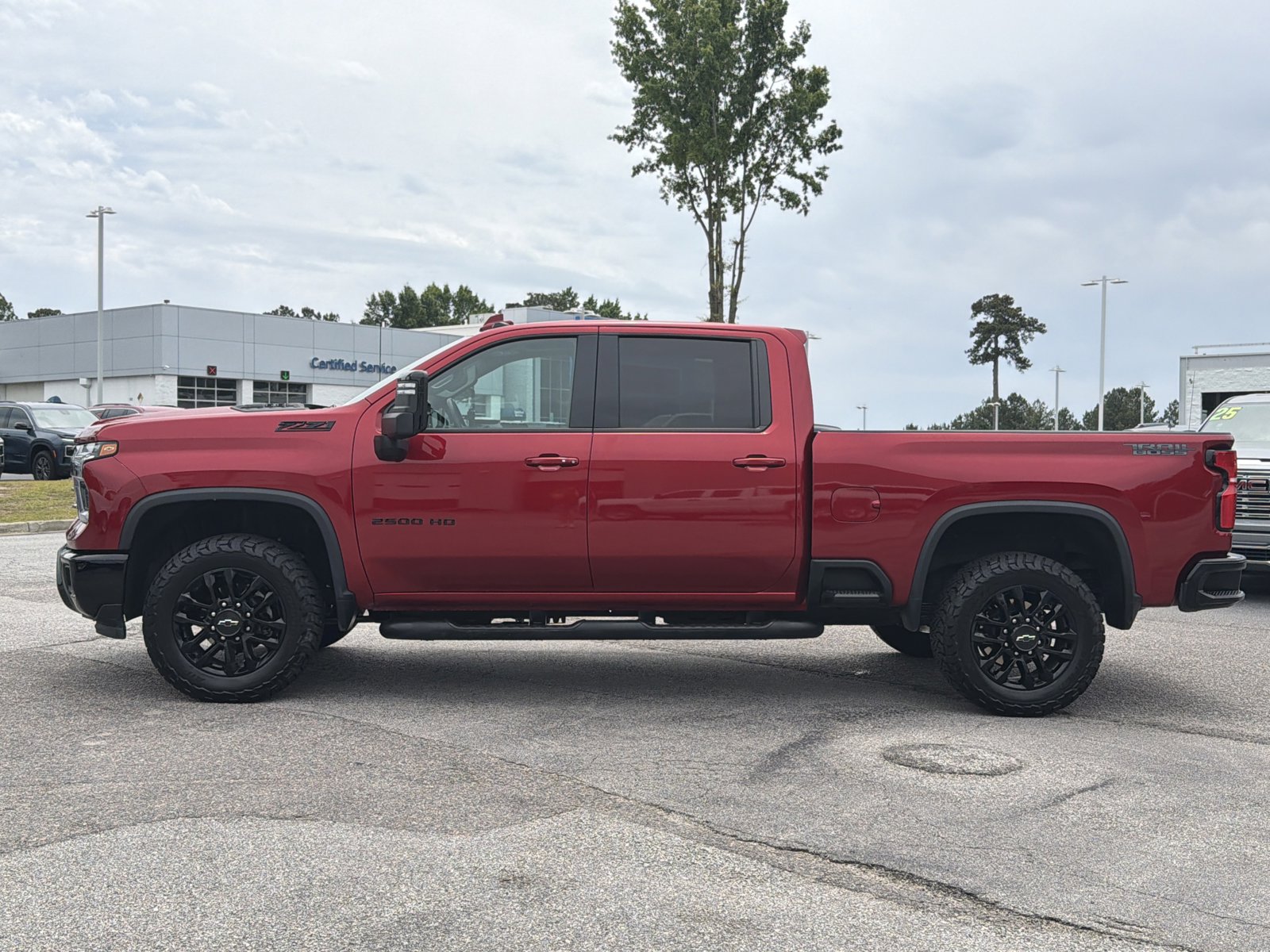 Used 2025 Chevrolet Silverado 2500 LTZ w/ LTZ Plus Package AWD/4WD image 9