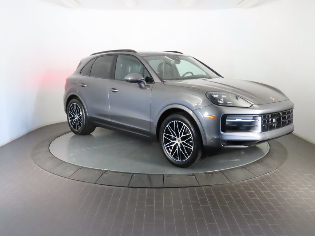 Certified 2025 Porsche Cayenne AWD/4WD image 9