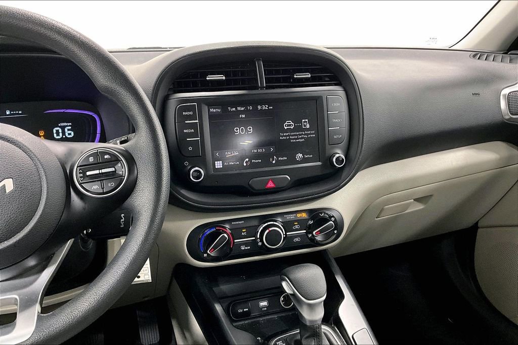Used 2025 Kia Soul LX image 8