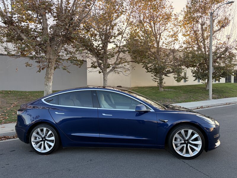 Used 2018 Tesla Model 3 Long Range AWD/4WD image 2