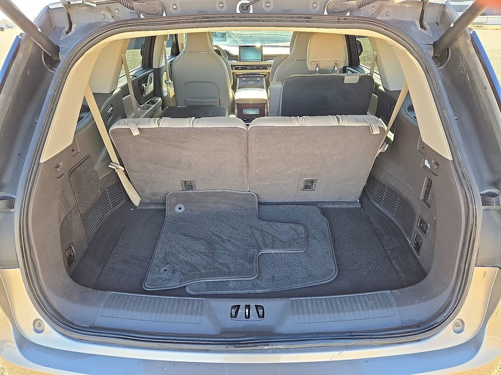 Used 2020 Lincoln Aviator Reserve w/ Equipment Group 202A image 12