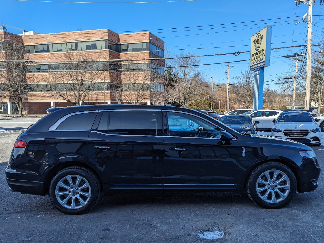 Used 2019 Lincoln MKT AWD image 6