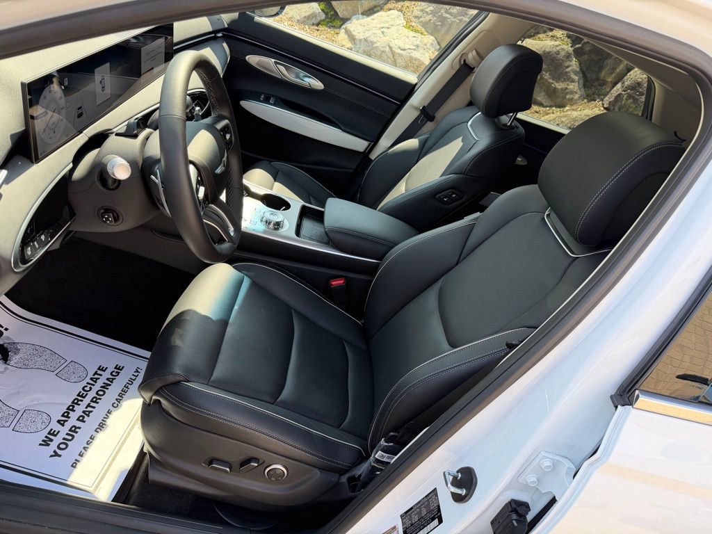 Used 2026 Genesis GV70 2.5T Advanced AWD/4WD image 16