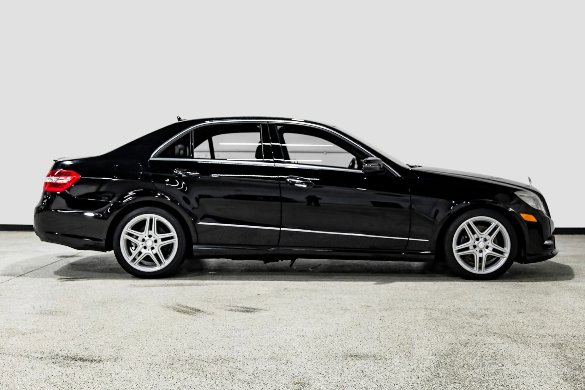 Used 2013 Mercedes-Benz E 350 4MATIC Sedan w/ Premium 1 Pkg image 5