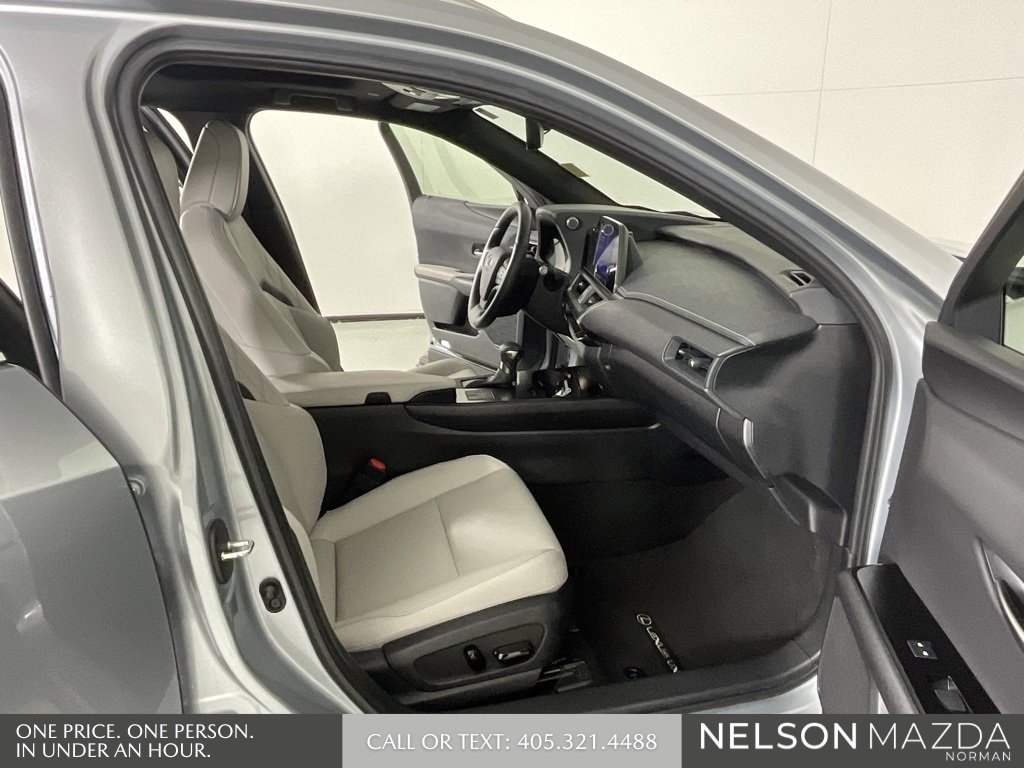 Used 2023 Lexus UX 250h FWD w/ Accessory Package (Z2) image 14