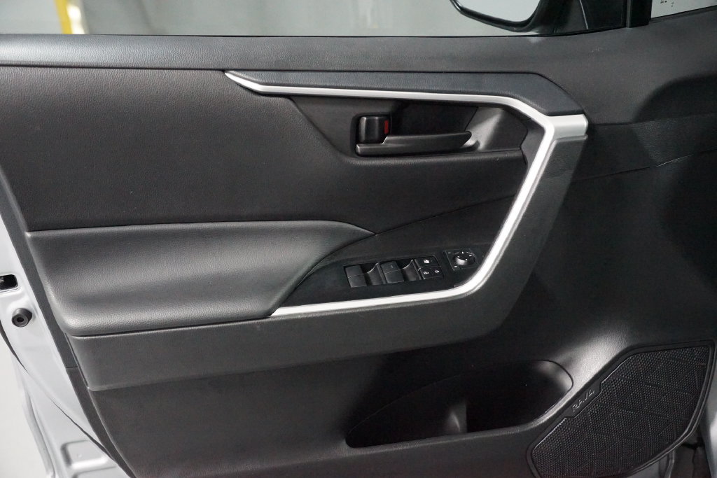 Used 2025 Toyota RAV4 LE FWD image 28