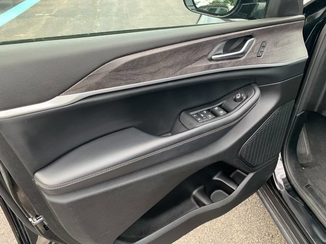 Used 2023 Jeep Grand Cherokee Limited AWD/4WD image 19