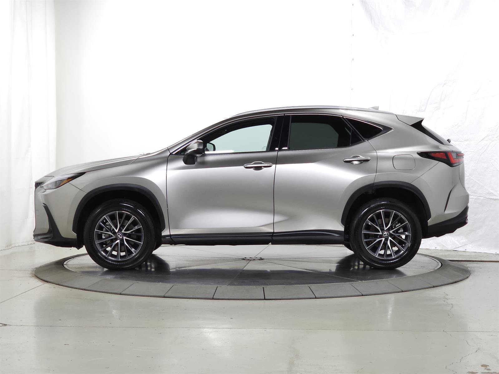 Used 2023 Lexus NX 350 AWD w/ Cold Area Package image 4