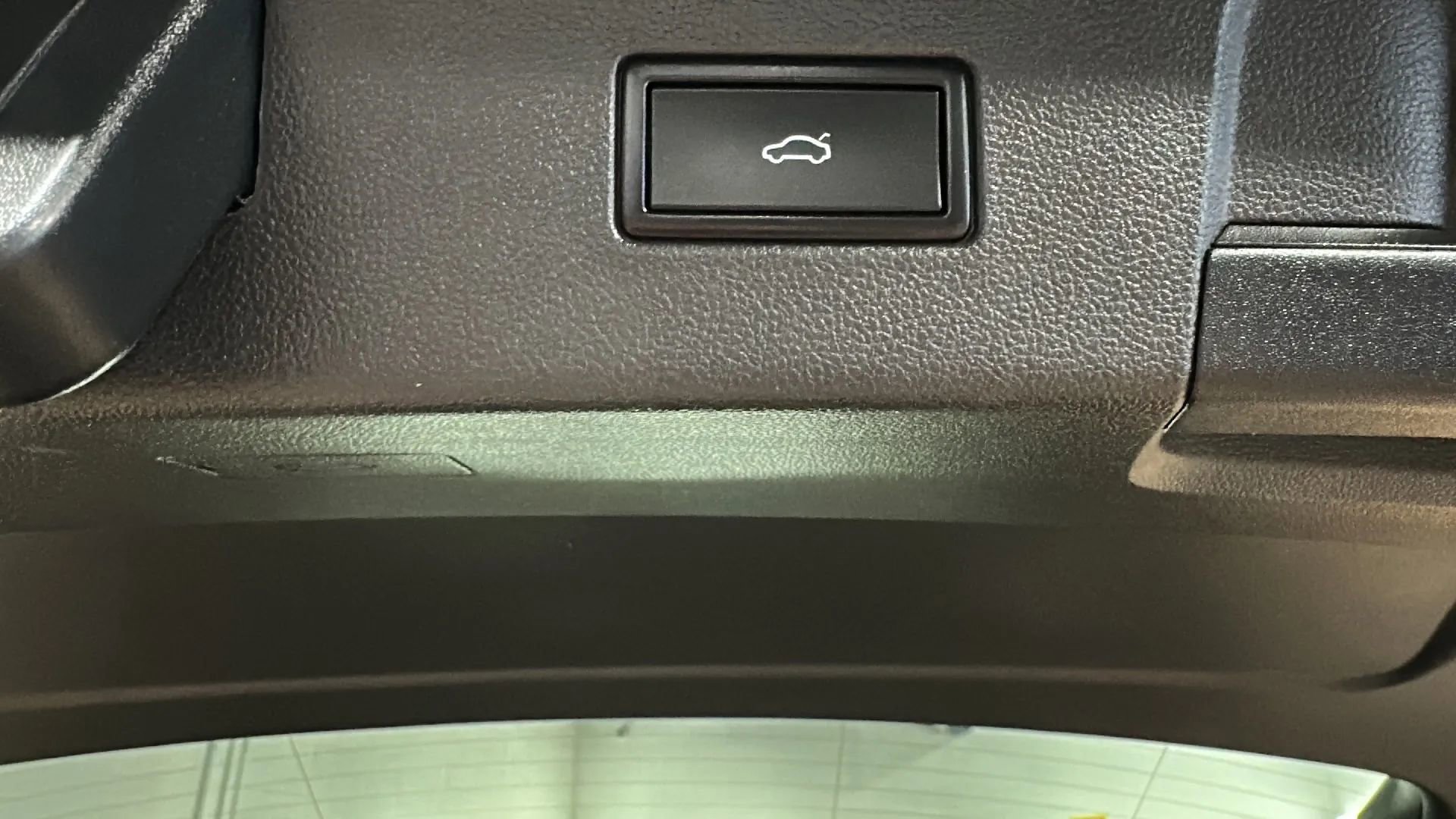 Used 2019 Volkswagen Atlas SE w/ Panoramic Sunroof Package AWD/4WD image 16