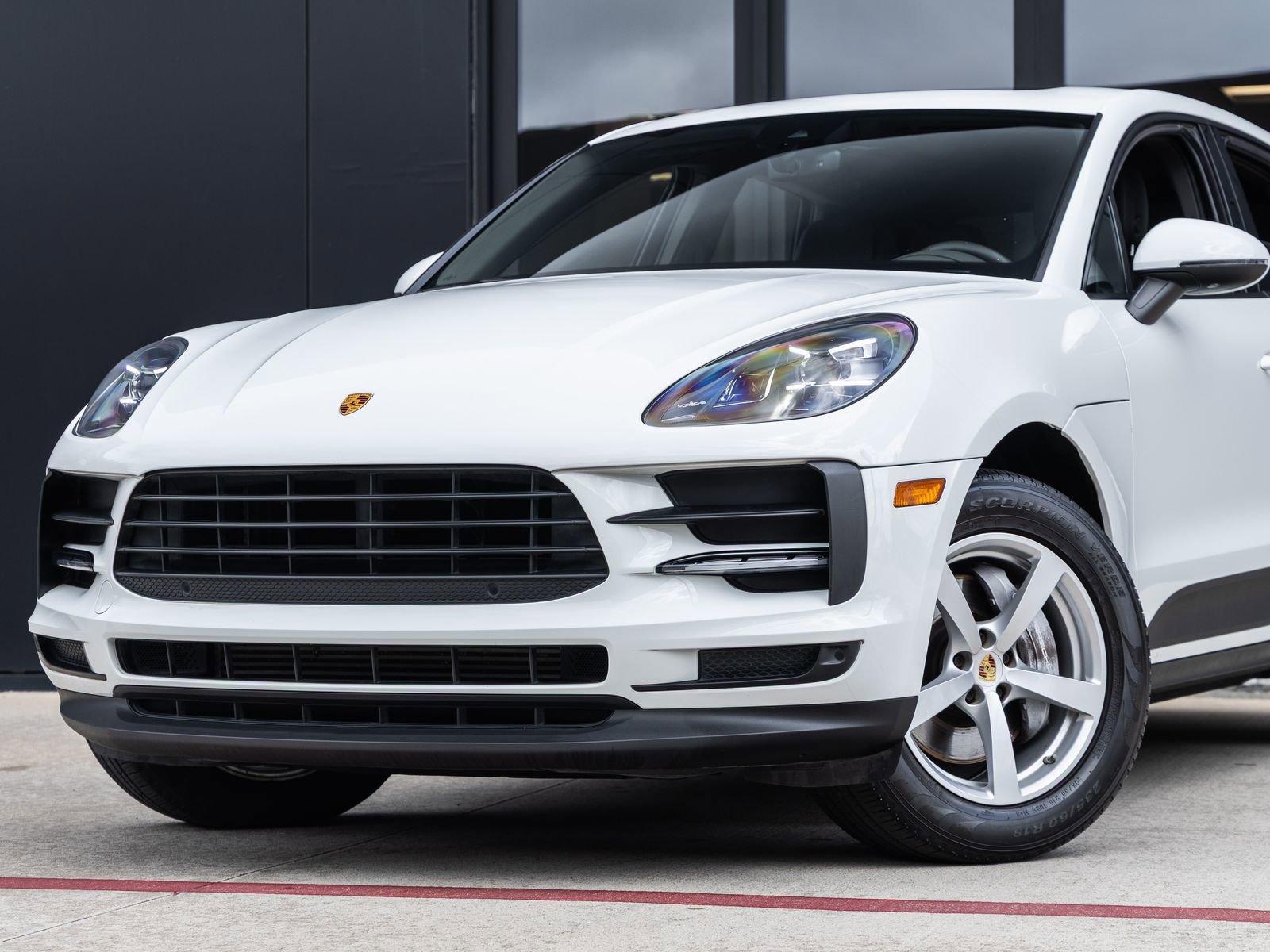 Certified 2021 Porsche Macan AWD/4WD image 7