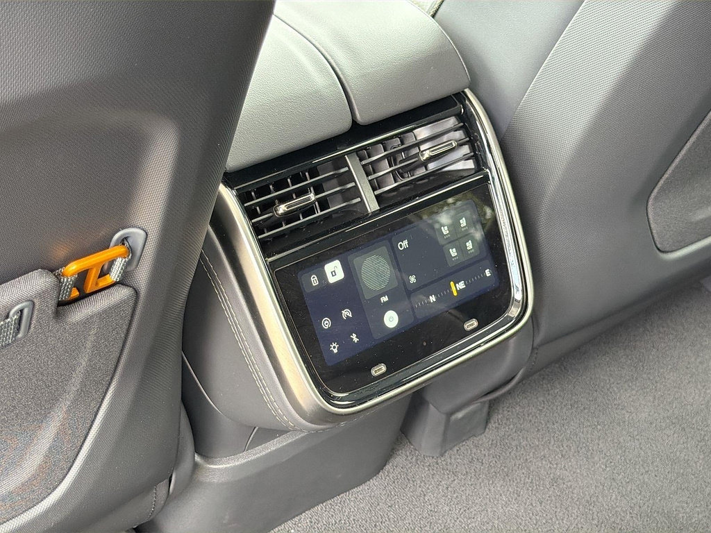 Used 2025 Rivian R1S Adventure AWD/4WD image 27